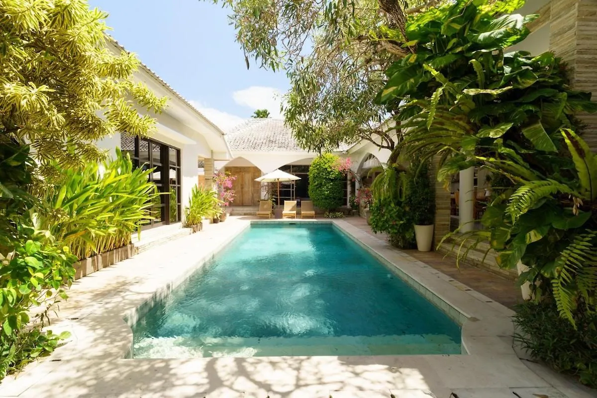 Kontakt z Villa Nirvana Seminyak